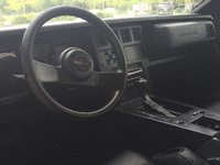 Image 4 of 9 of a 1987 CHEVROLET CORVETTE