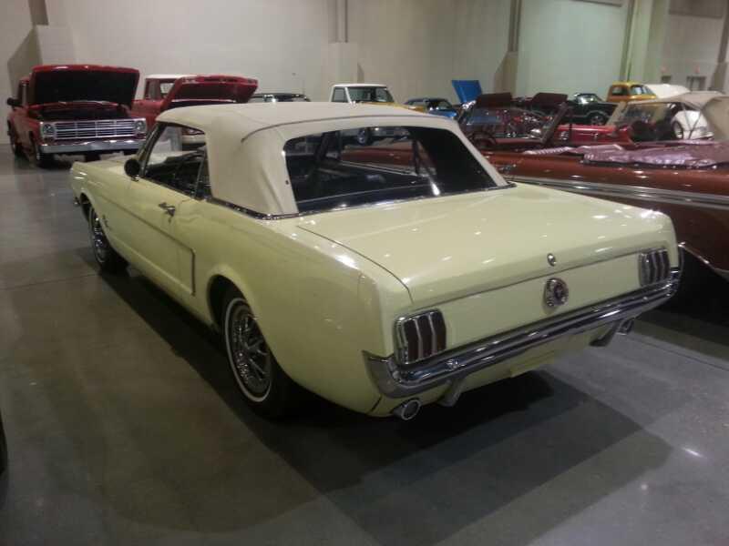 3rd Image of a 1965 FORD MUSTANG