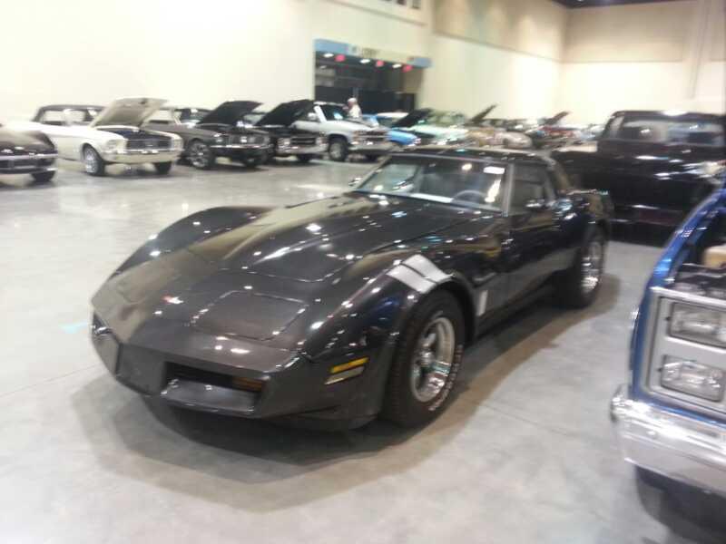 2nd Image of a 1982 CHEVROLET CORVETTE