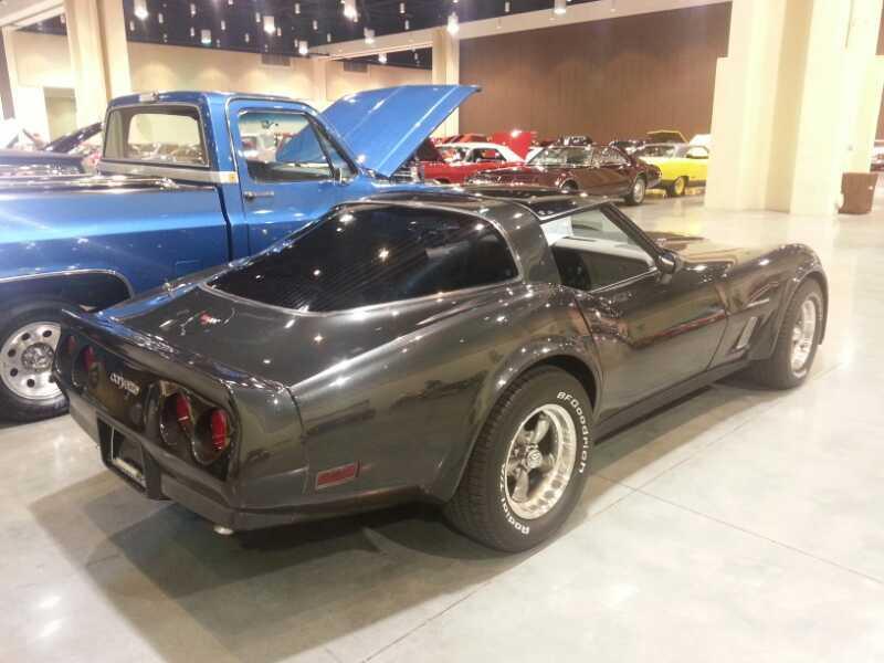 3rd Image of a 1982 CHEVROLET CORVETTE