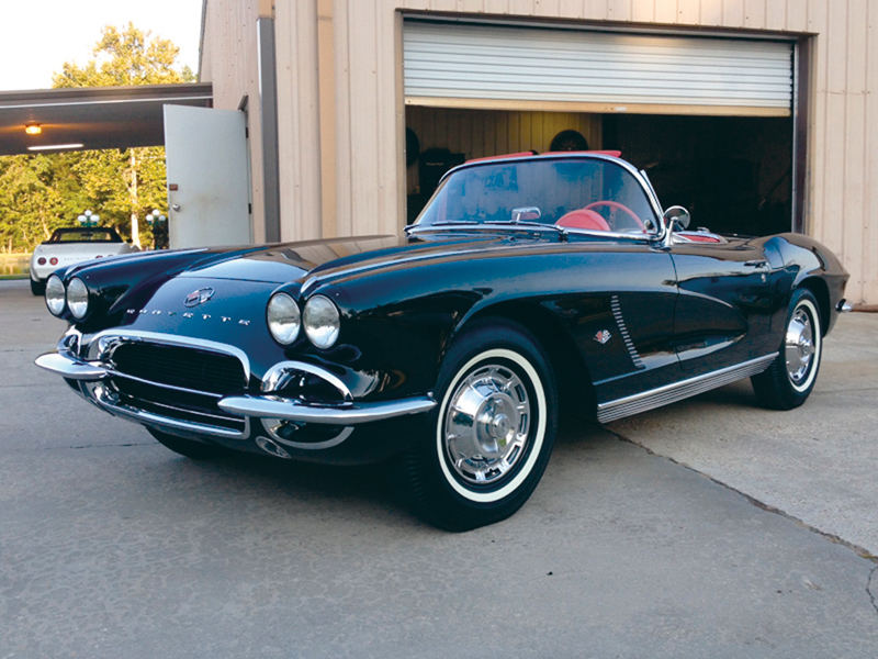 2nd Image of a 1962 CHEVROLET CORVETTE