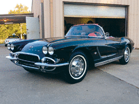 Image 3 of 8 of a 1962 CHEVROLET CORVETTE