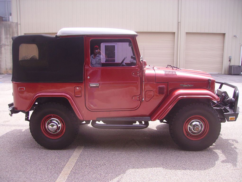 2nd Image of a 1976 TOYOTA FJ