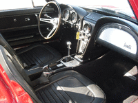 Image 3 of 9 of a 1967 CHEVROLET CORVETTE