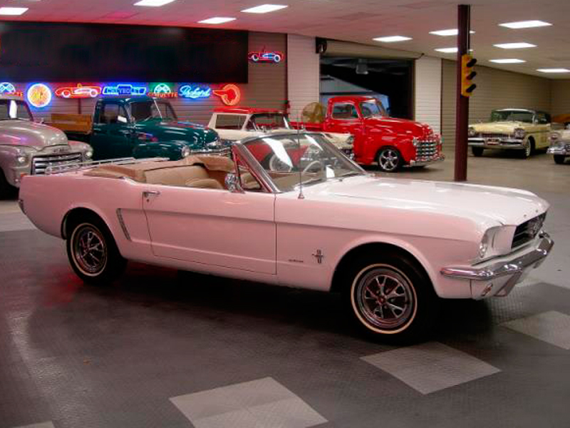 2nd Image of a 1965 FORD MUSTANG