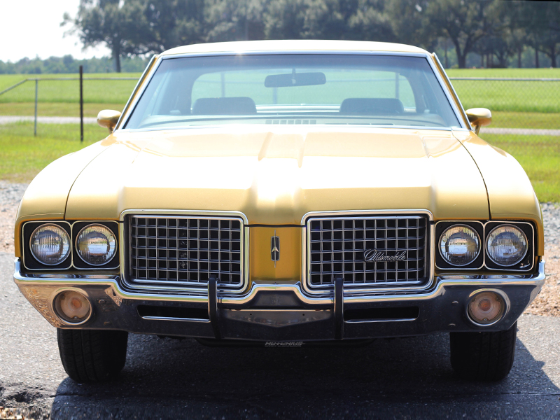 3rd Image of a 1972 OLDSMOBILE CUTLESS