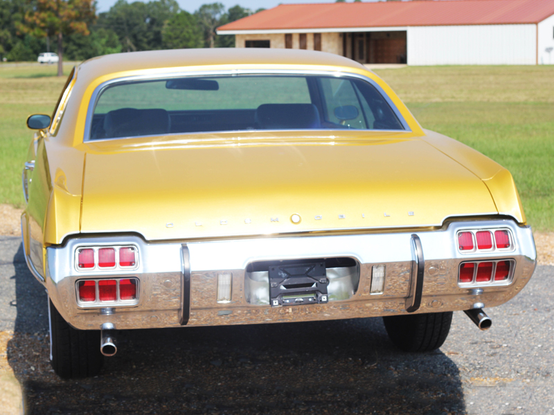 4th Image of a 1972 OLDSMOBILE CUTLESS