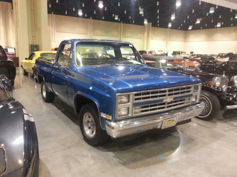 2nd Image of a 1986 CHEVROLET C10