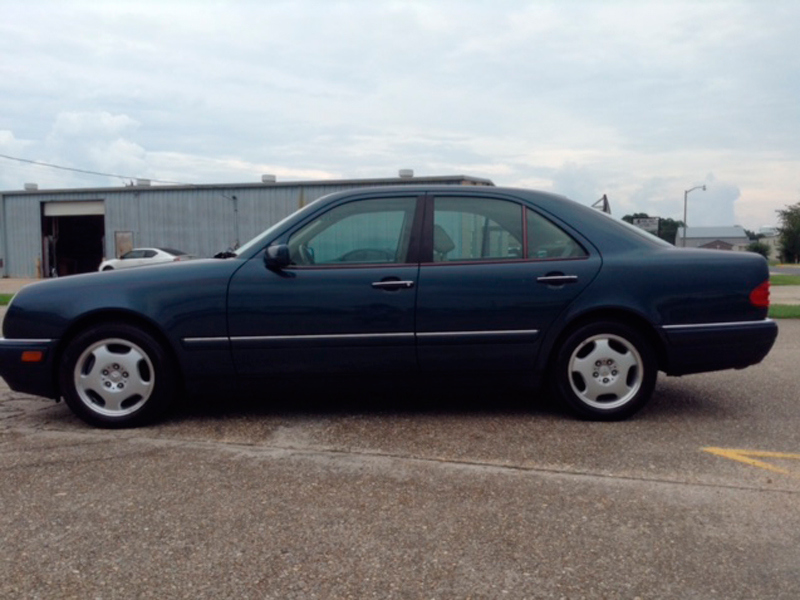 2nd Image of a 1999 MERCEDES-BENZ E-CLASS E430