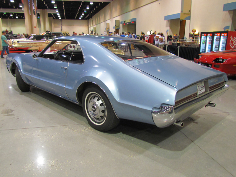 3rd Image of a 1966 OLDSMOBILE TORONADO