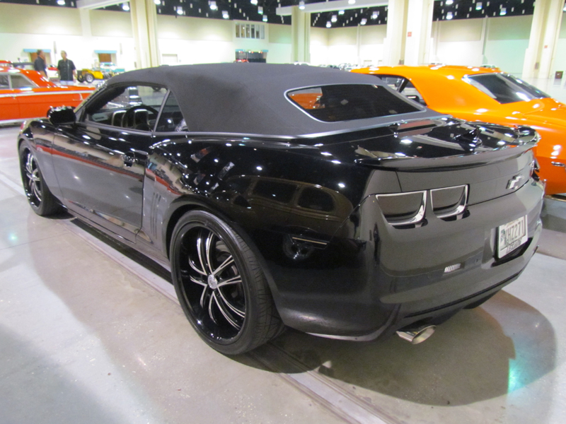 2nd Image of a 2011 CHEVROLET CAMARO 2SS