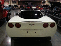 Image 4 of 6 of a 2005 CHEVROLET CORVETTE