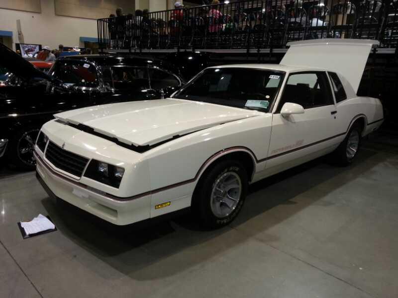 2nd Image of a 1986 CHEVROLET MONTE CARLO