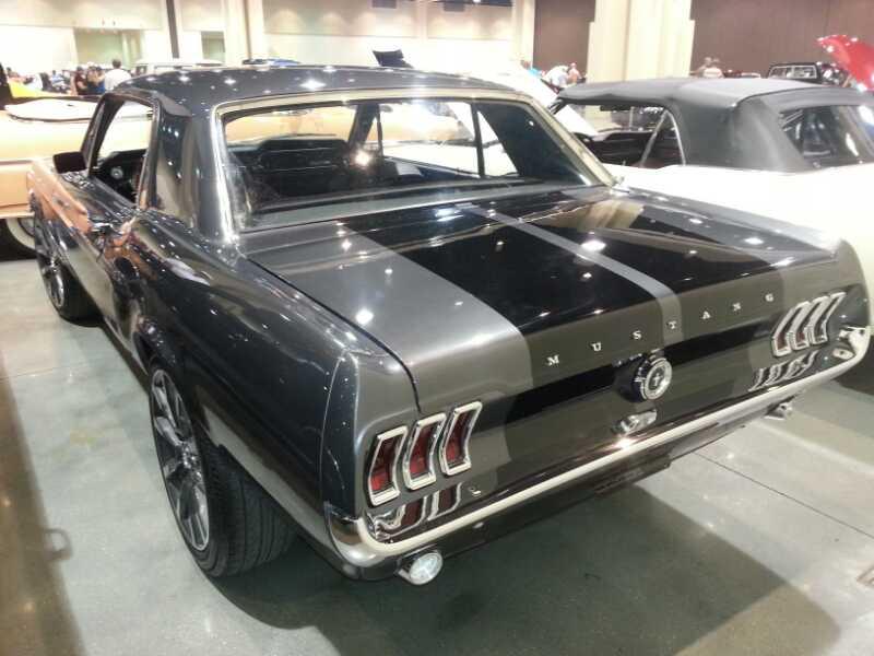 2nd Image of a 1967 FORD MUSTANG