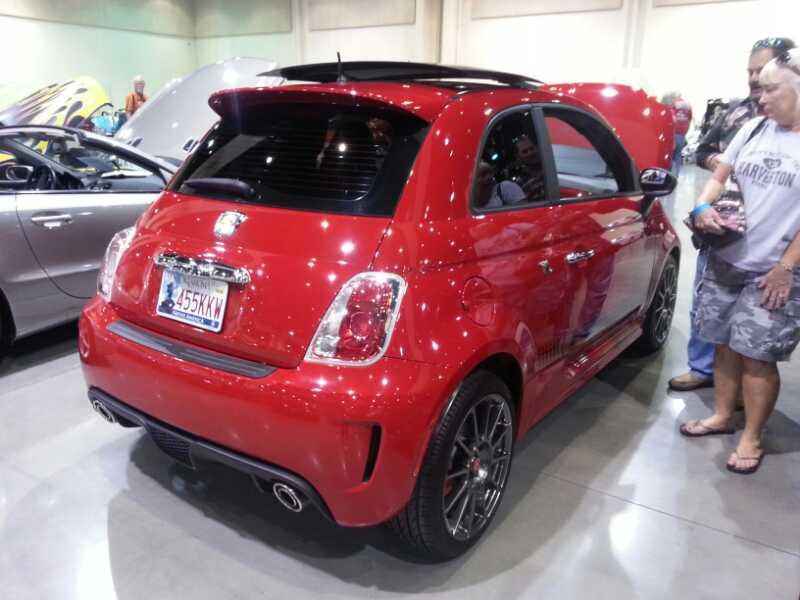 2nd Image of a 2013 FIAT 500 ABARTH