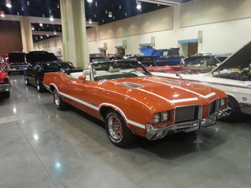 2nd Image of a 1972 OLDSMOBILE CUTLASS