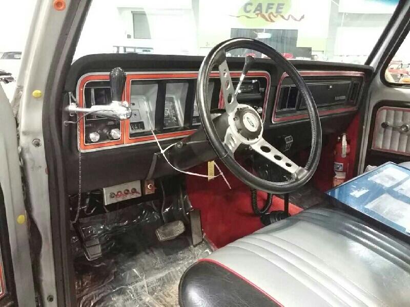 2nd Image of a 1979 FORD F250