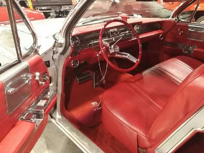 2nd Image of a 1961 CADILLAC SERIES 62