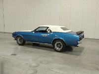 Image 3 of 8 of a 1972 FORD MUSTANG