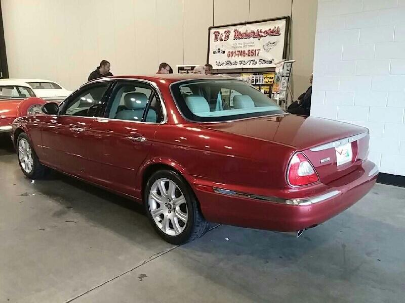 2nd Image of a 2004 JAGUAR XJ8