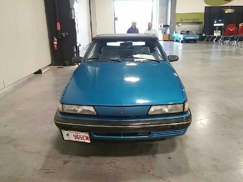 3rd Image of a 1990 PONTIAC SUNBIRD LE