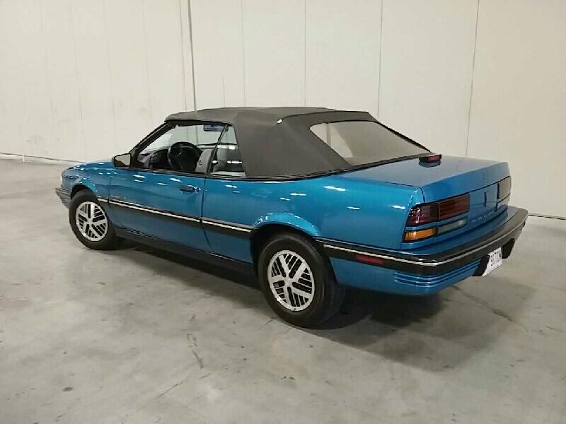 4th Image of a 1990 PONTIAC SUNBIRD LE