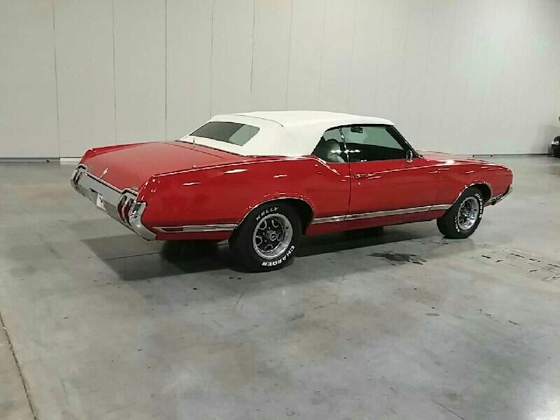 2nd Image of a 1970 OLDSMOBILE CUTLASS