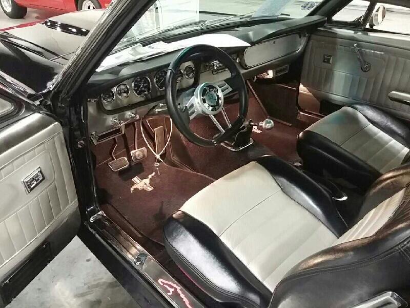 2nd Image of a 1965 FORD MUSTANG