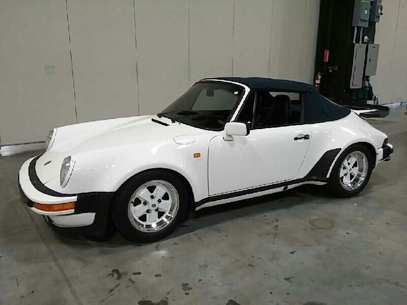 2nd Image of a 1981 PORSCHE 911