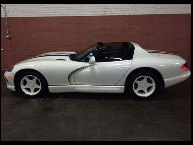 3rd Image of a 1996 DODGE VIPER