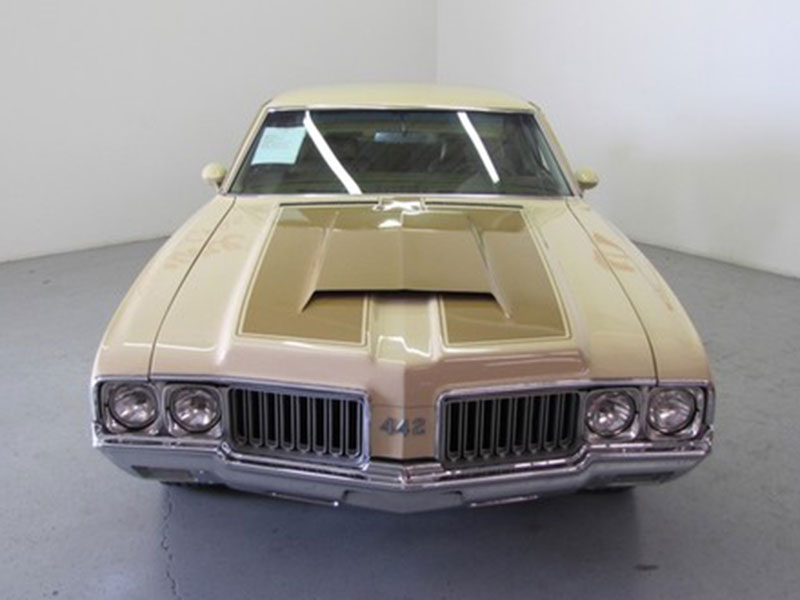 2nd Image of a 1970 OLDSMOBILE 442