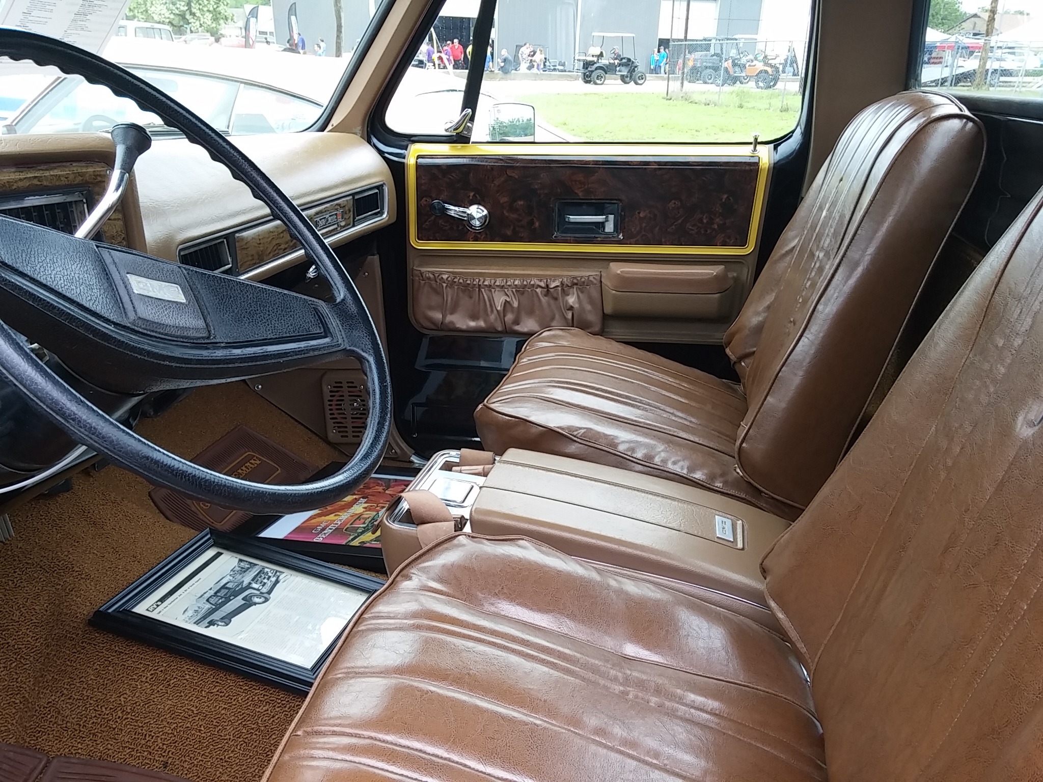 2nd Image of a 1975 GMC 1500