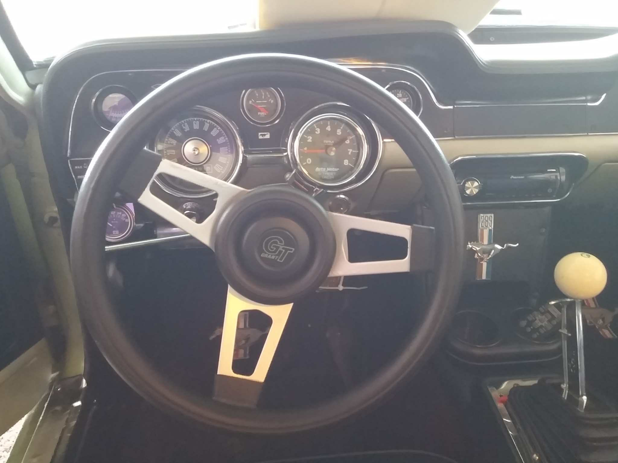 3rd Image of a 1968 FORD MUSTANG