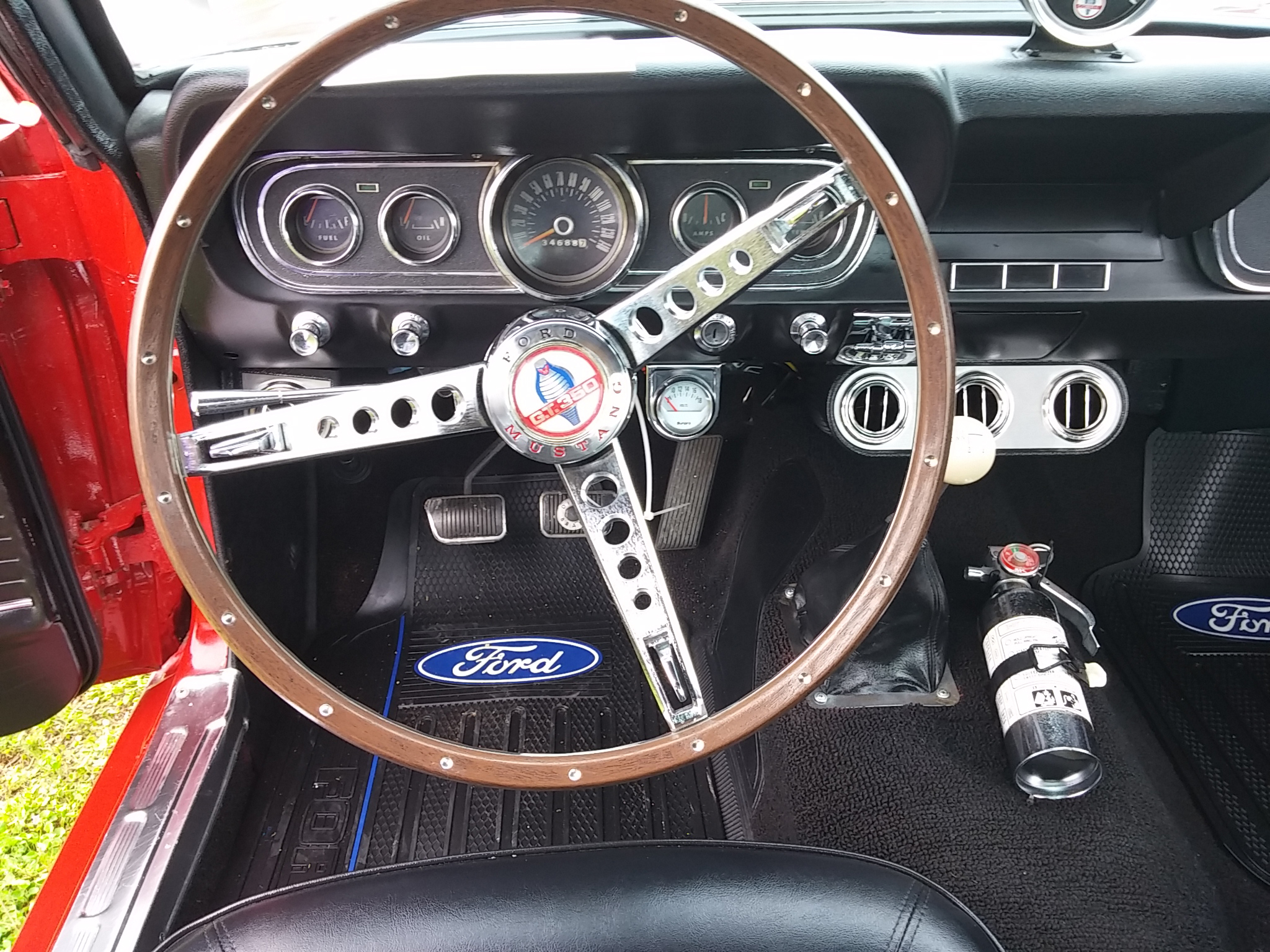 2nd Image of a 1966 FORD MUSTANG