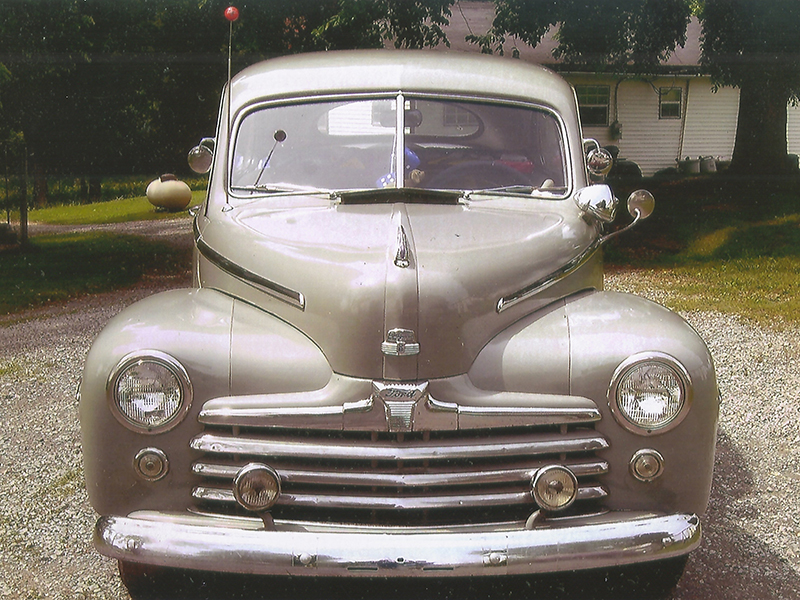 2nd Image of a 1948 FORD SUPER DELUXE