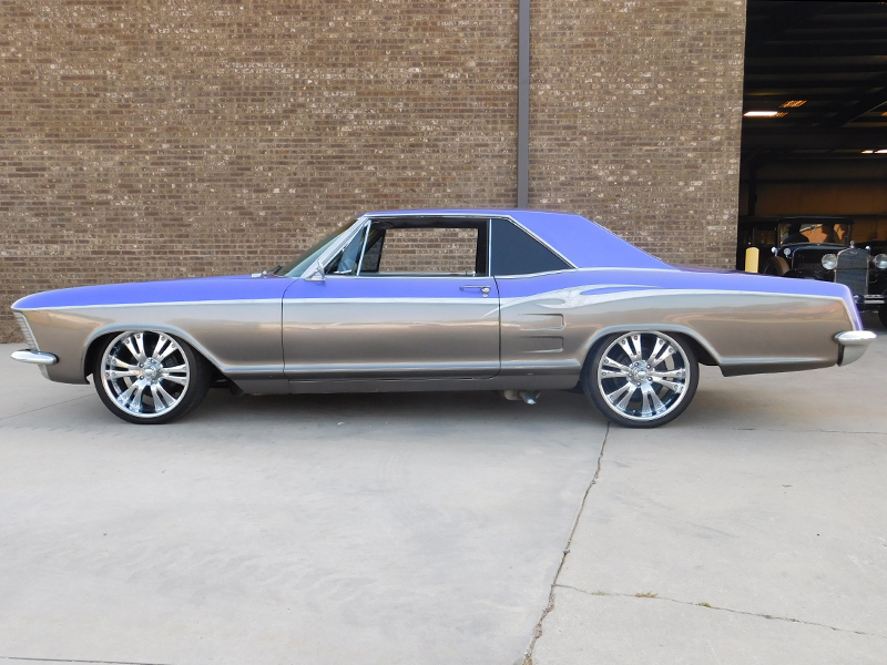 2nd Image of a 1963 BUICK RIVIERA