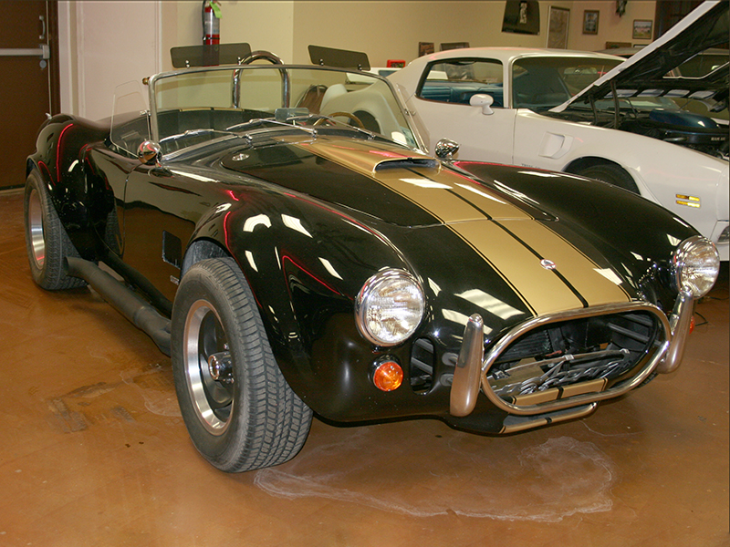 2nd Image of a 1966 FORD COBRA REPLICA