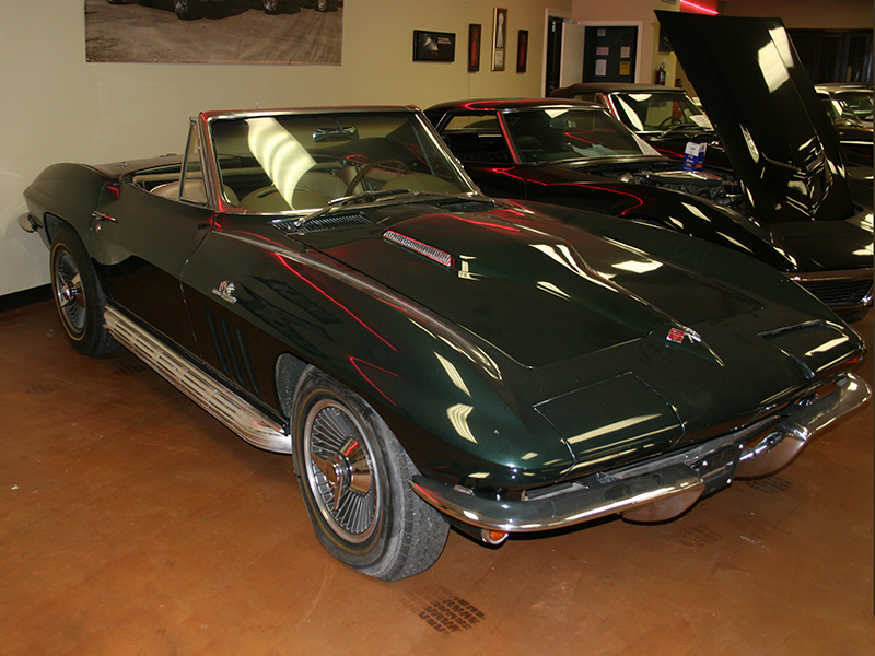 1st Image of a 1965 CHEVROLET CORVETTE