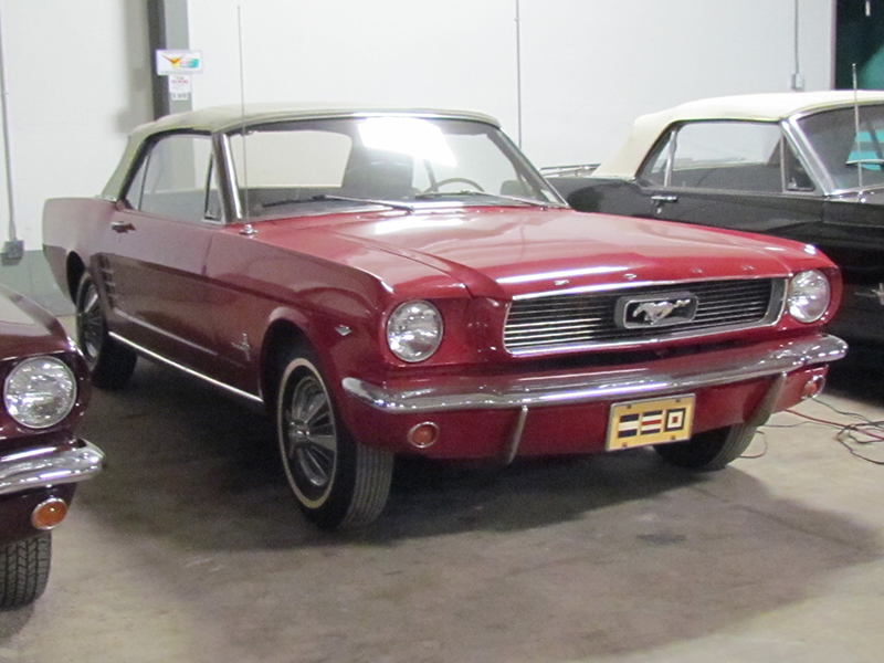 2nd Image of a 1965 FORD MUSTANG