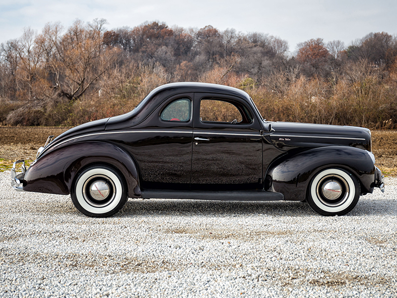 3rd Image of a 1940 FORD 5 WINDOW