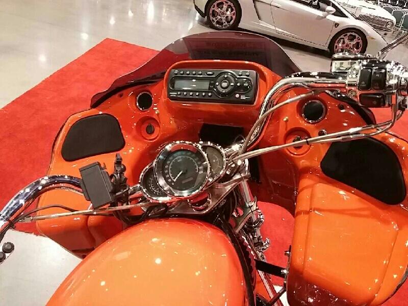 2nd Image of a 2004 HARLEY-DAVIDSON V-ROD