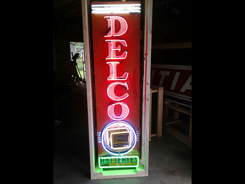 0 ORIGINAL DELCO TIN NEON SIGN For Sale at Vicari Auctions Biloxi 2015