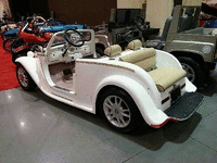 Image 2 of 4 of a 2005 CALIFORNIA ROADSTER GOLF CART