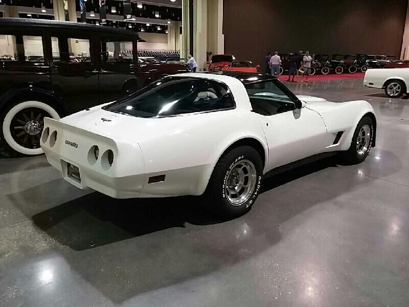 1st Image of a 1981 CHEVROLET CORVETTE