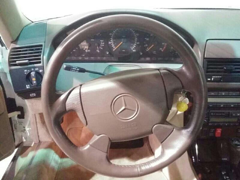 4th Image of a 1997 MERCEDES-BENZ SL-CLASS SL500