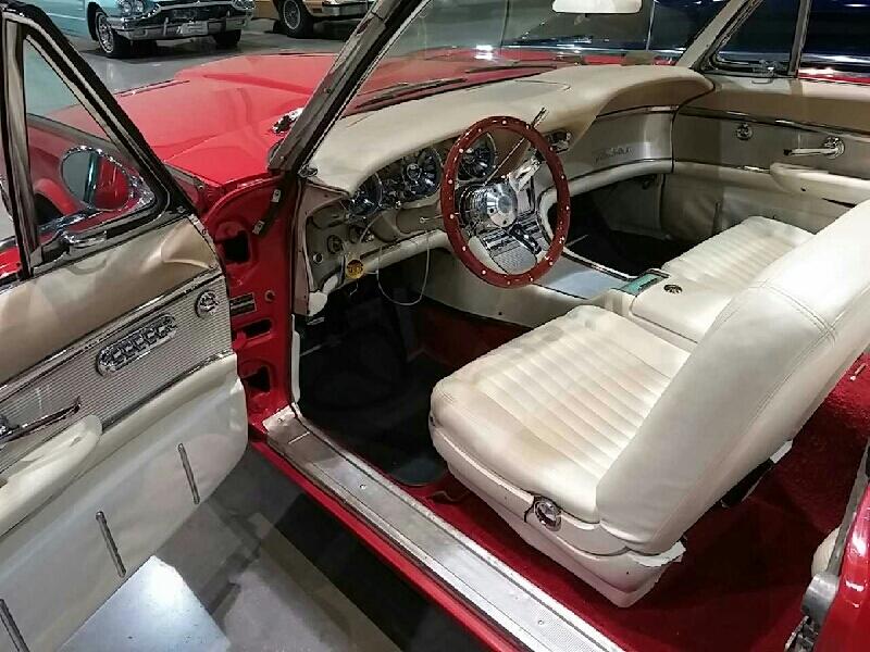 2nd Image of a 1961 FORD THUNDERBIRD