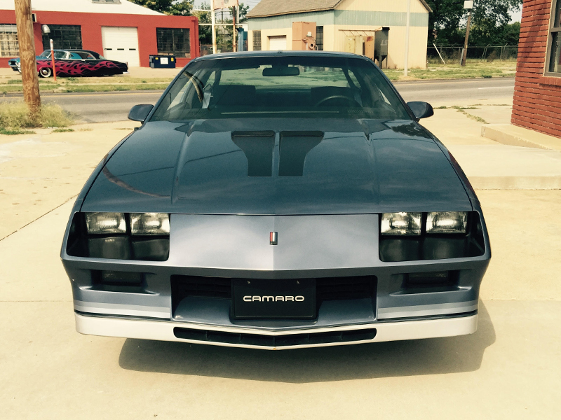 3rd Image of a 1984 CHEVROLET CAMARO Z28