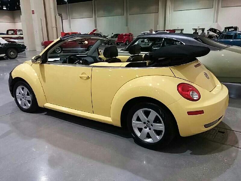 1st Image of a 2007 VOLKSWAGEN NEW BEETLE 2.5