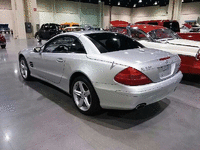 Image 2 of 8 of a 2005 MERCEDES-BENZ SL-CLASS SL500