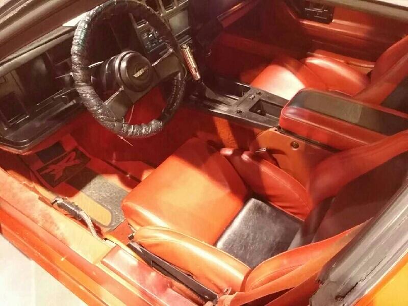 3rd Image of a 1986 CHEVROLET CORVETTE